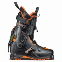 Bottes ski touring carbon‑shell (compat crampon, semelle Vibram)